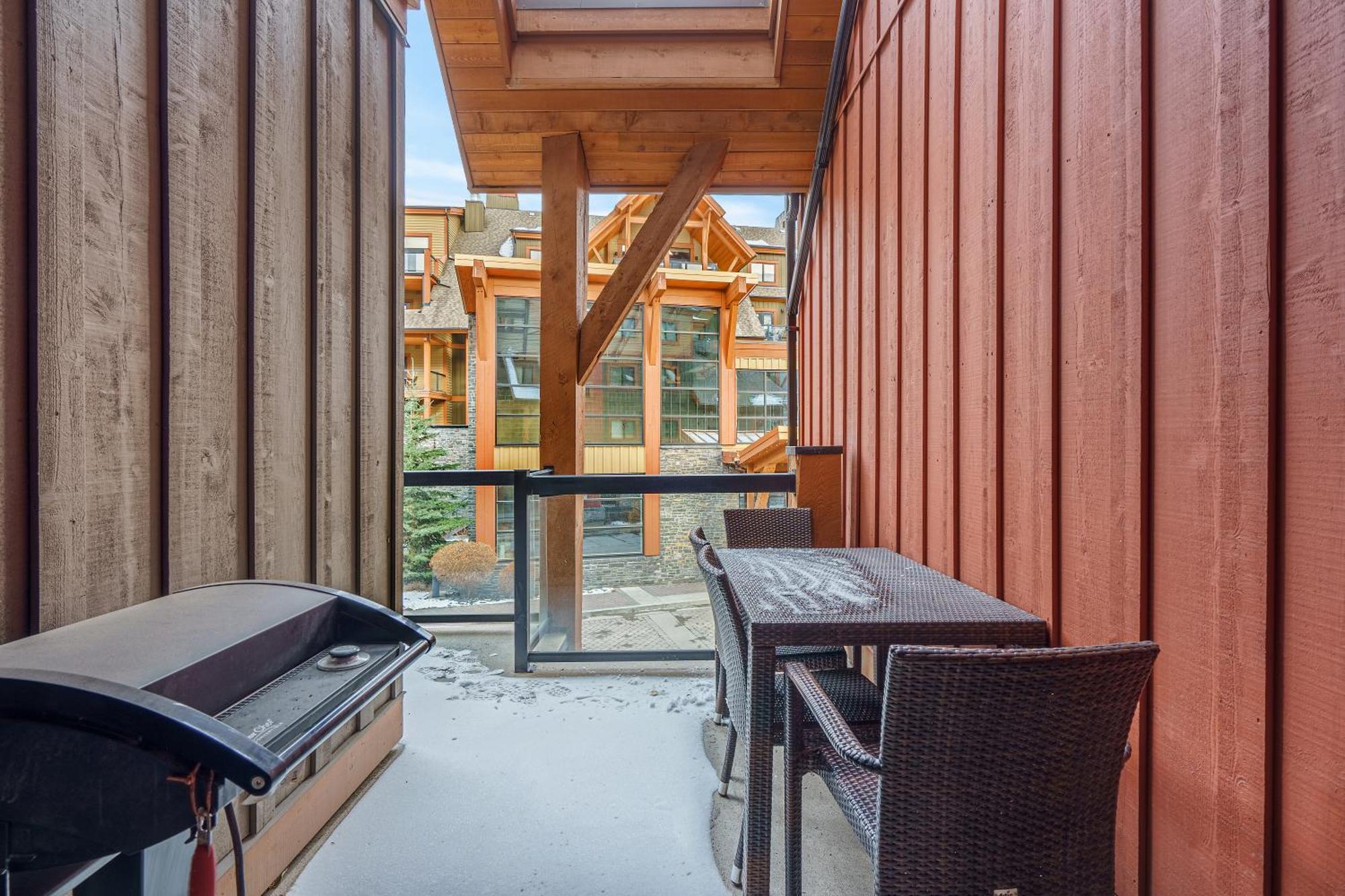 Adventurer'S Escape~ Mountain Luxury Resort Canmore Bagian luar foto